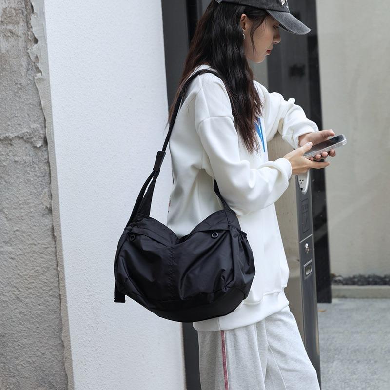 Bag women's bag new messenger bag tote bag waterproof dumpling bag men's sports large-capacity shoulder bag