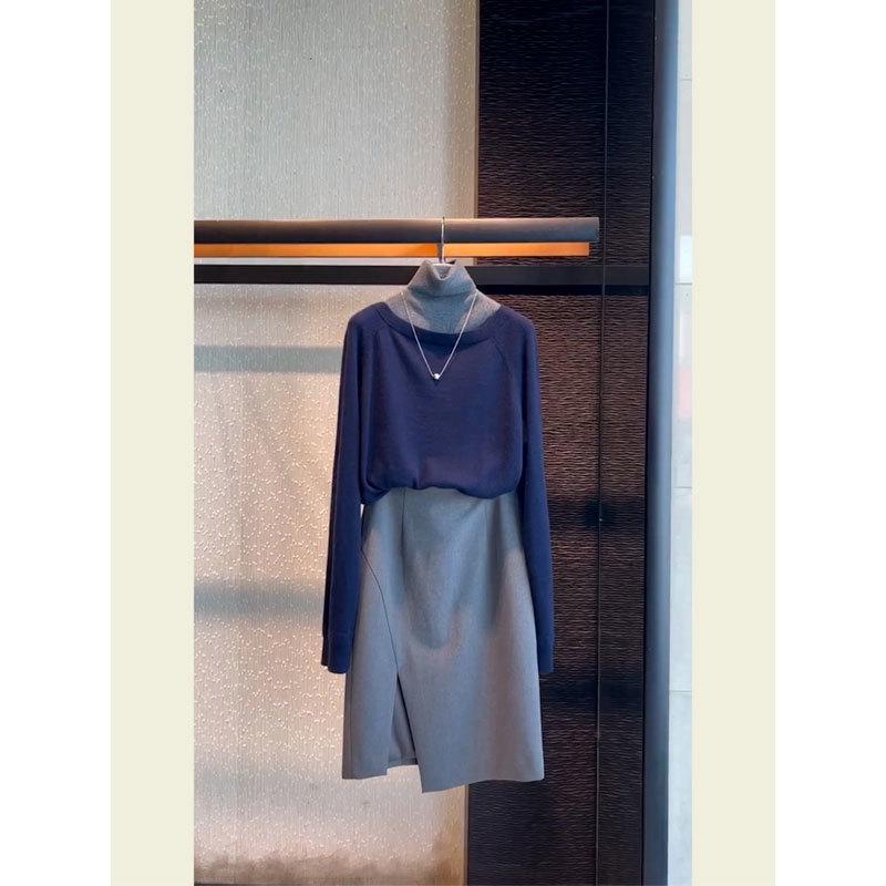 

Elegant Women s Two-Piece Set: Coat and Sweater Dress for Autumn/Winter S