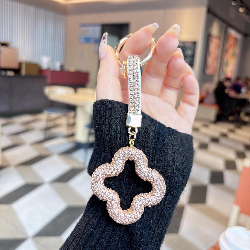 Voller Diamant Blume Kleeblatt Schlüsselanhänger mit Seil - Koreanischer Stil