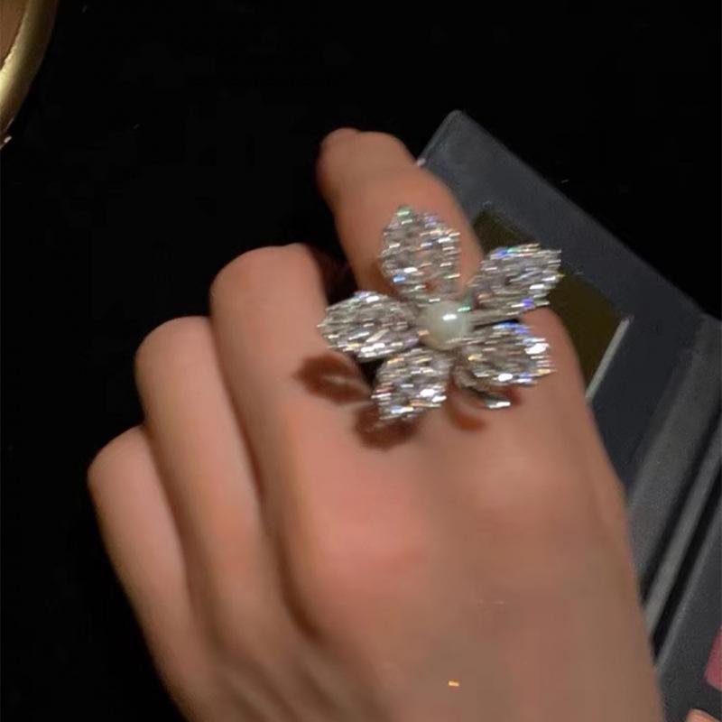 Snowflake Pearl Ring: Trendy, Luxurious, Stylish, Adjustable for Women Adjustable Open Size
