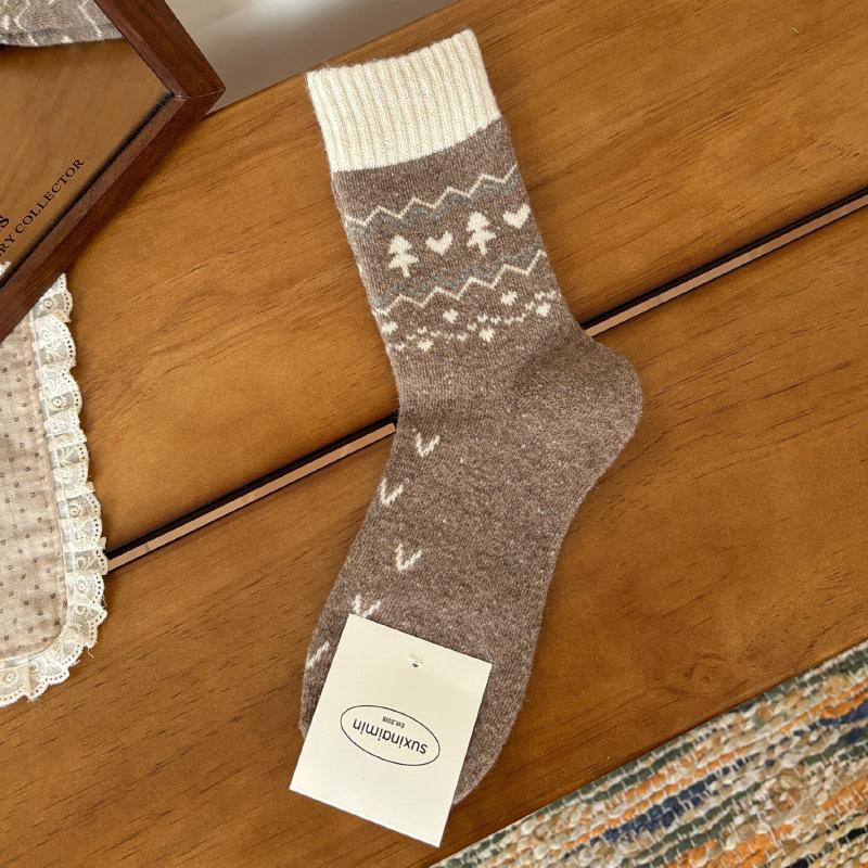 Fair Island wool tree socks women's retro medium tube Japanese autumn and winter cartoon animal stacking socks
