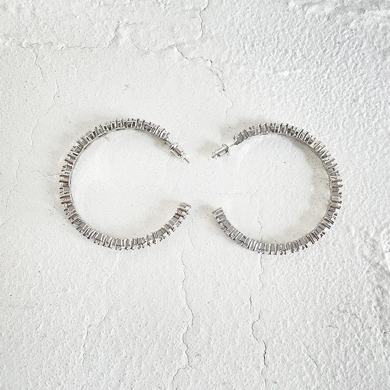 

Серьги из циркония женские серьги холодный ветер круглые простые металлические серьги преувеличенные серьги индивидуальность серьги