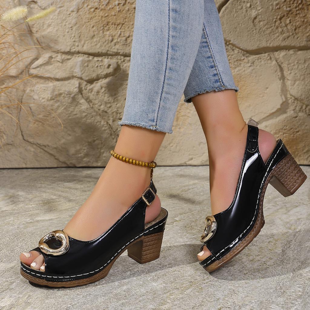 Fashion and Comfortable Buckle Sandals Women's Summer 2025 New European and American Foreign Trade Large Size Fish Mouth Women's Shoes