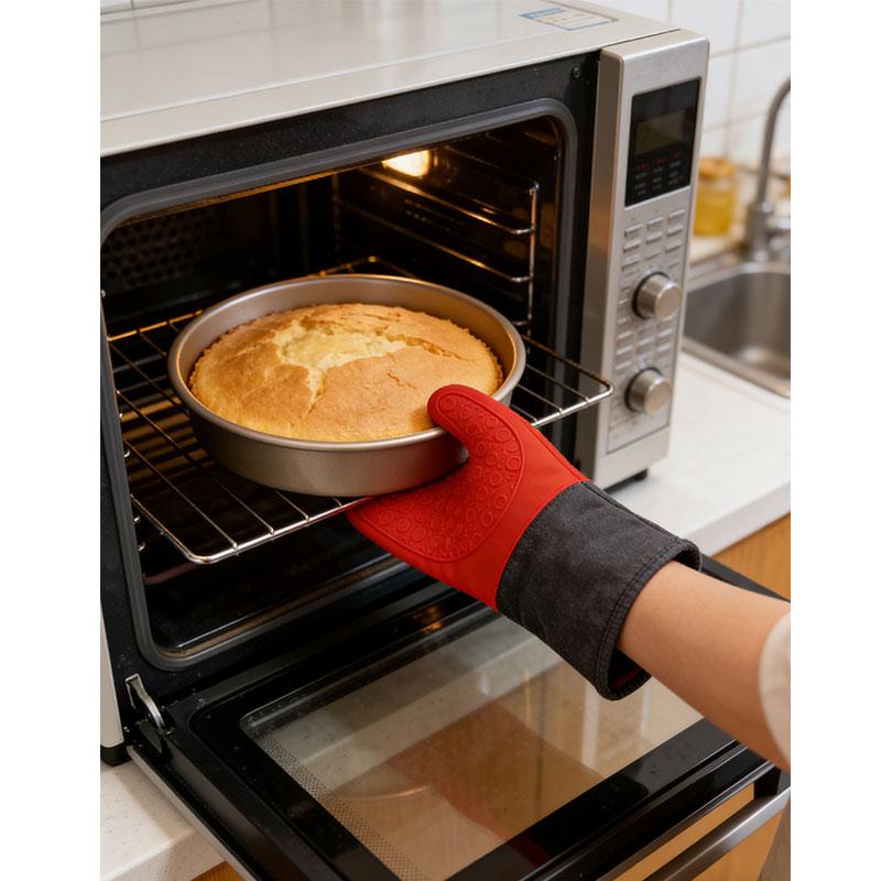 Heat insulation gloves, anti-scalding gloves, silicone kitchen heat insulation oven gloves, baking and high temperature resistan