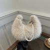 Women's Pearl Chain Handbags Faux Fur Underarm Purses Plush Fluffy Shoulder Bag for Women Furry Tote Bag for Fall Winter Large Fuzzy Crossbody Bag