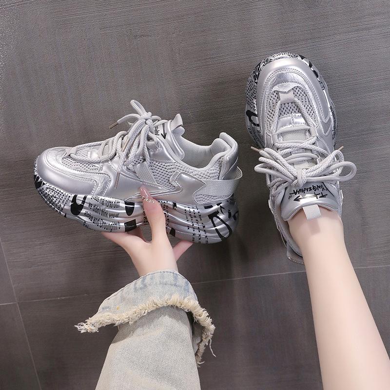 Black dad shoes women's 2025 spring new mesh lightweight breathable super fire thick-soled printed fried street sneakers