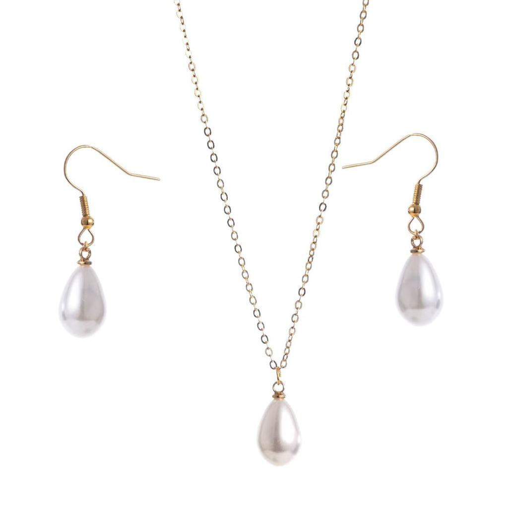 New Pearl Necklace Pendant Simple, Fashionable and Atmospheric Korean Version of Women's Collarbone Chain Temperament Classic Earrings Necklace Set