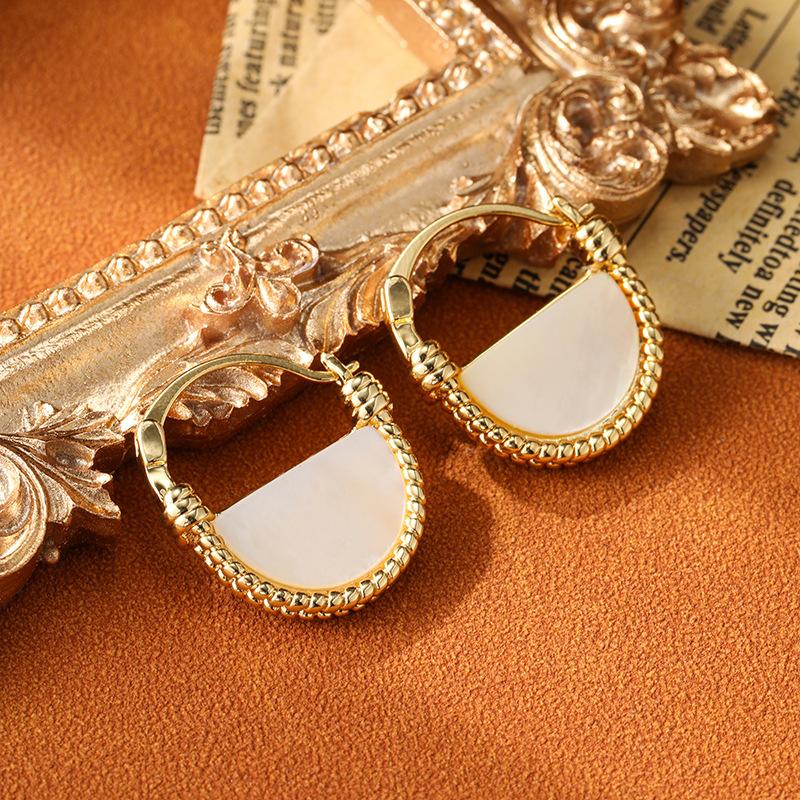 

SUYU Ретро Нишевые Геометрические Двусторонние Белые Серьги Элегантные и Простые Женские Серьги Легкой Роскоши золотистый