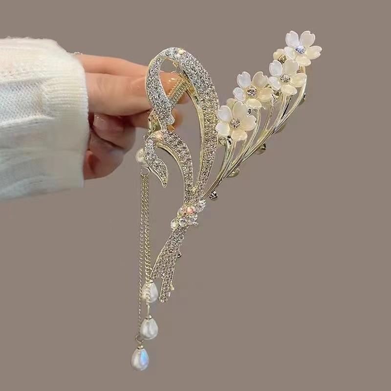Pearl Flower Tassel Hair Claw Clip Ponytail Hair Clip Shark Clip Korean Exquisite Women Hair Accessories Fashion Headdress