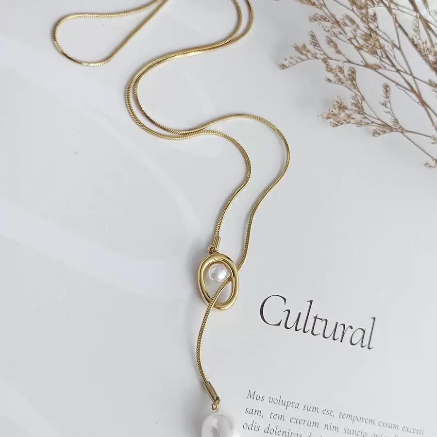 Autumn and winter retro pearl necklace women's 2026 new long sweater chain temperament high-end light luxury sweater accessories