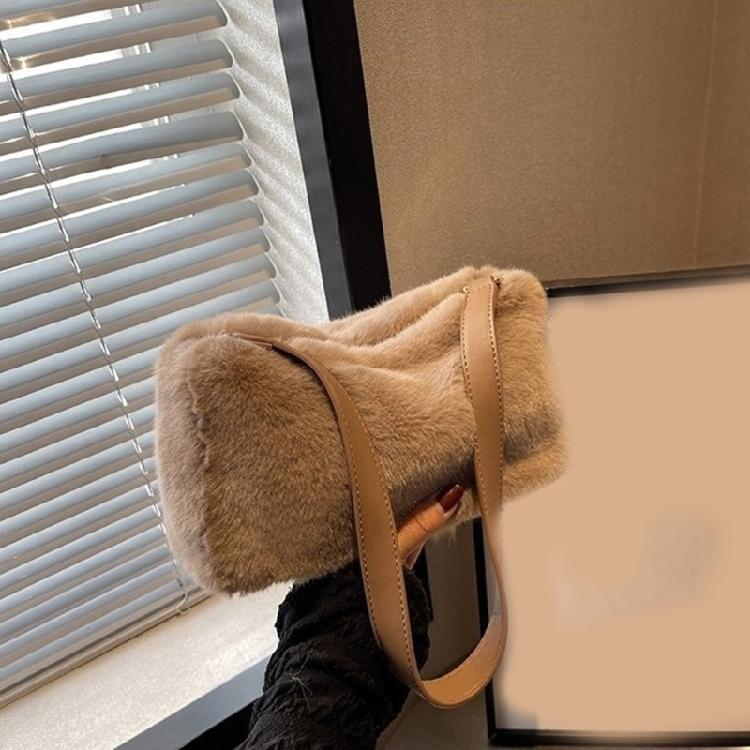 Fashionable Plush Shoulder Bag Functional Interior Suitable for Everyday Use