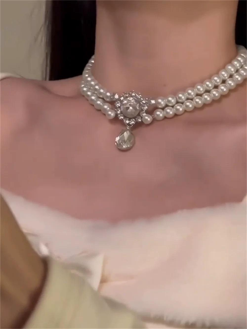 

Ретро Жемчужное Многослойное Ожерелье с Подвеской - Элегантная Легкая Роскошная Цепочка на Ключицу для Женщин