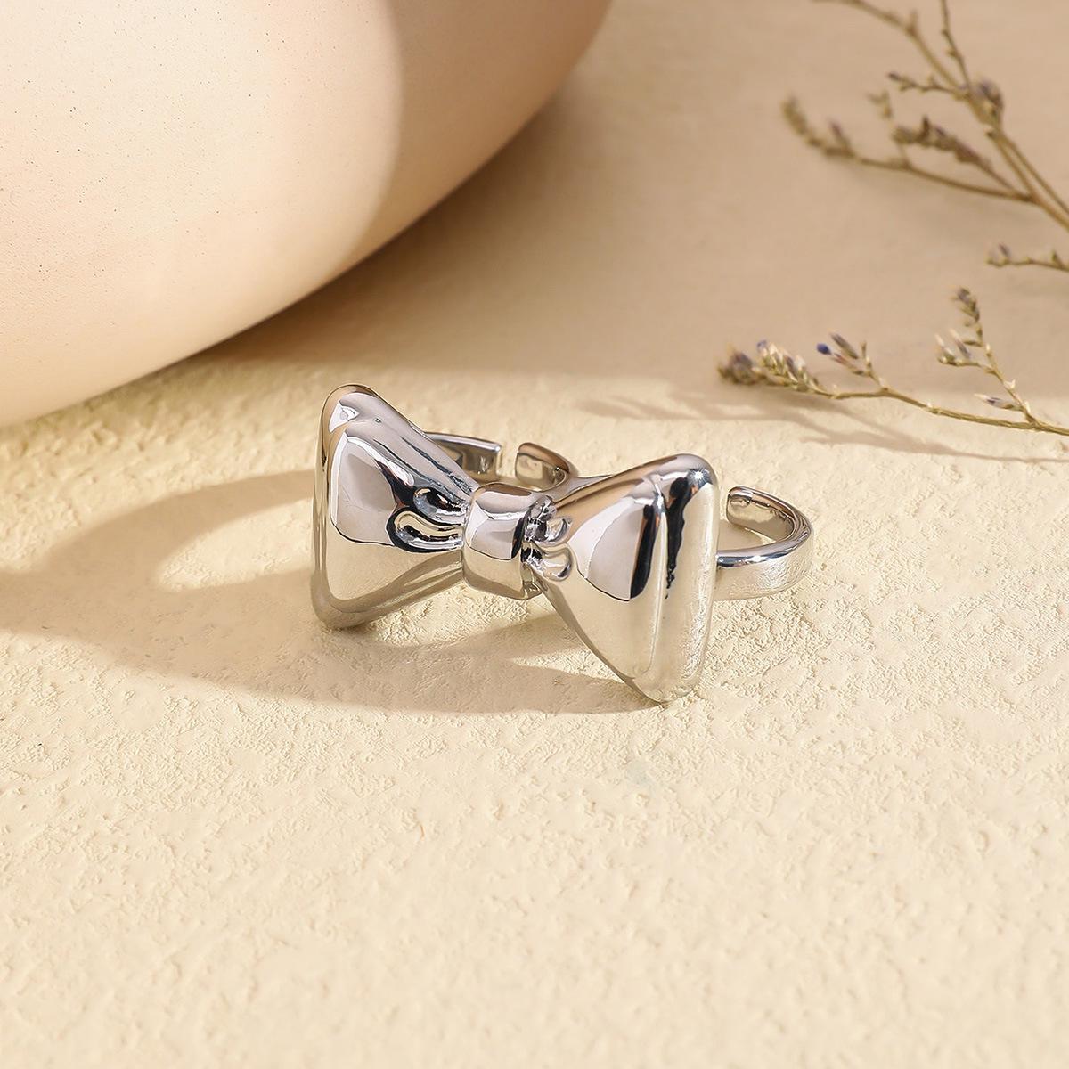 European-American Bow Ring: Luxury Adjustable Open Design for Women’s Index Finger - Sweet, Versatile, and Stylish