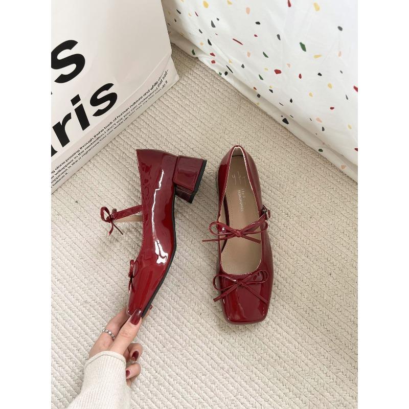 Temperament round head bow word with Mary Jane shoes women's spring light mouth thick heel single shoes silver small leather shoes