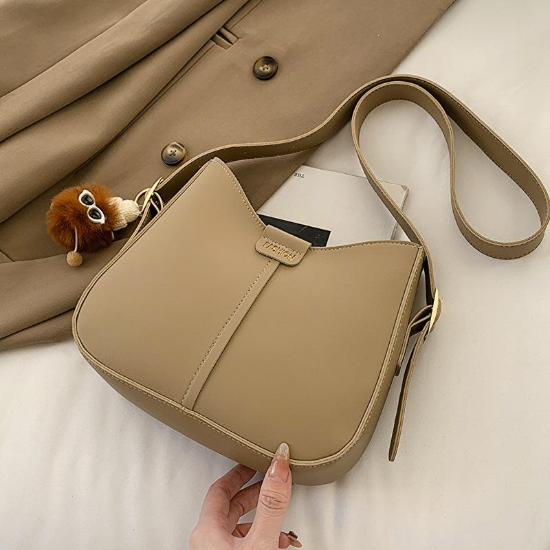 Retro shoulder bag popular bag women's new spring fashion simple trend messenger bag bucket bag