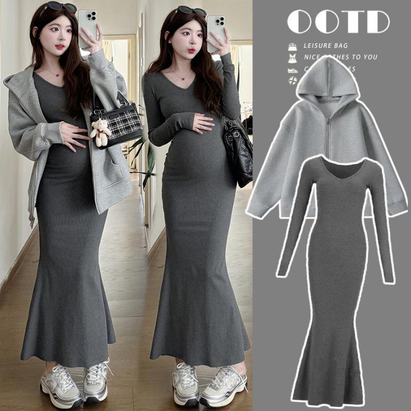 

Autumn Maternity Mid-Length Knit Dress with Slimming Elastic and Heavyweight Hoodie M