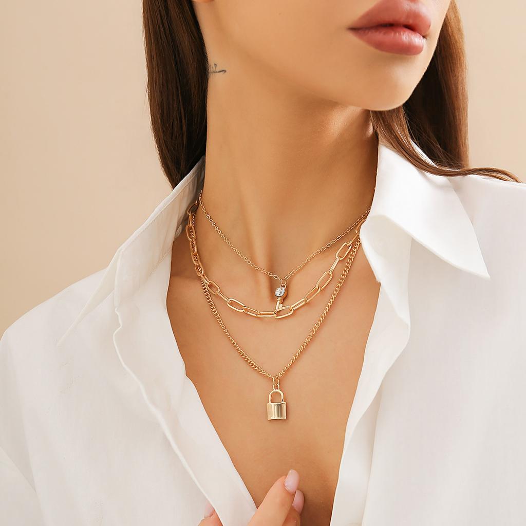 Fashion Diamond Key Lock Pendant Necklace, Simple Metal Chain Collarbone Necklace For Women