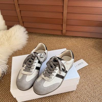 In the Autumn of 2025, the New Retro Color Matching Versatile Board Shoes with Soft Soles Are Easy To Wear, and the Agam De Training Shoes Are Outd