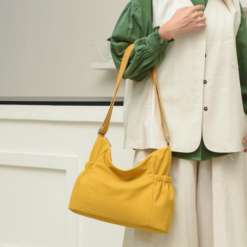 Women's Shoulder Bag Lightweight Water-Repellent Large Capacity Crossbody Bag