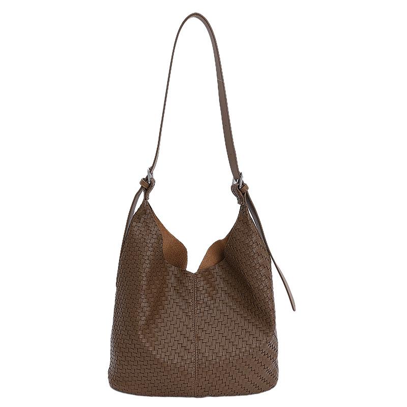 

Retro woven mother and child bag women s large-capacity new autumn and winter casual shoulder messenger bag popular commuter bucket bag