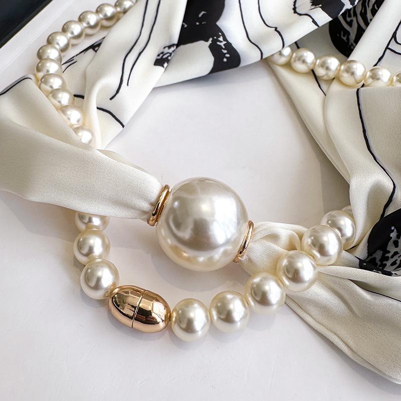 Pearl necklace with magnetic buckle, small scarf for women's spring and autumn neck protection, neck circumference with shirt, neck decoration