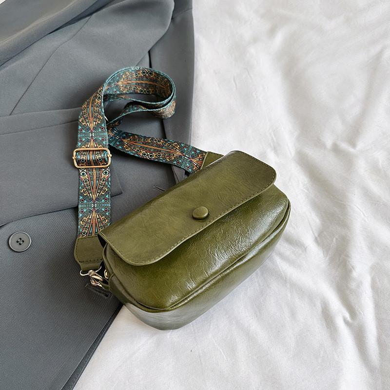 Fashionable Saddle Bag With Magnetic Closure Stylish Crossbody Bag For Daily Use зелёный