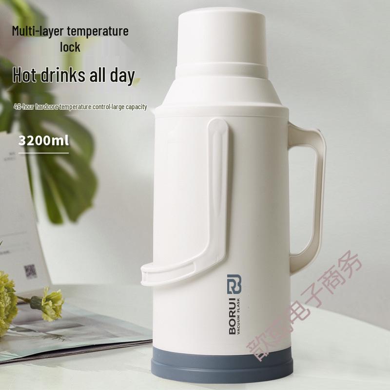 Large Capacity Insulated Hot Water Bottle/Thermos Flask for Students, Dormitories, and Home Use with Classic Plastic Shell