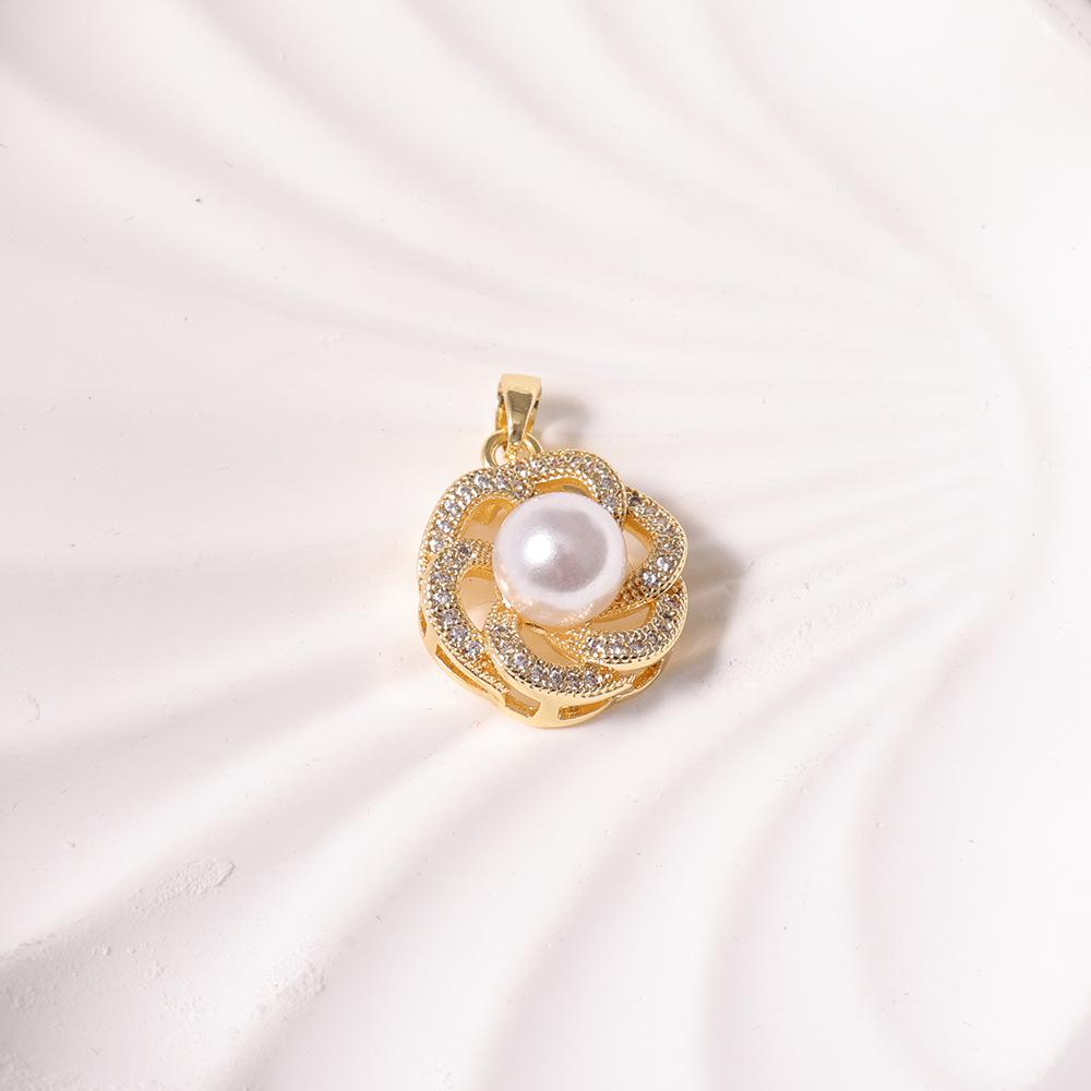 Elegant 18k Bow Pearl Pendant with Zircon Clavicle Chain