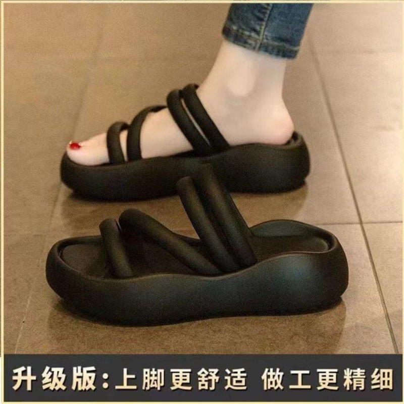 Modische dicksohlige weichsohlige Hausschuhe für Damen, neu für den Sommer, zum Ausgehen mit Röcken, hochwertige rutschfeste, kühle Strandhausschuhe