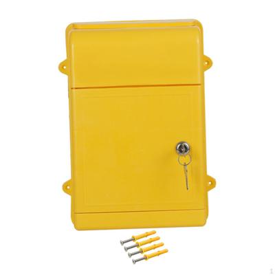 Hängebriefkasten mit Schloss und Schlüssel für das Schulbüro