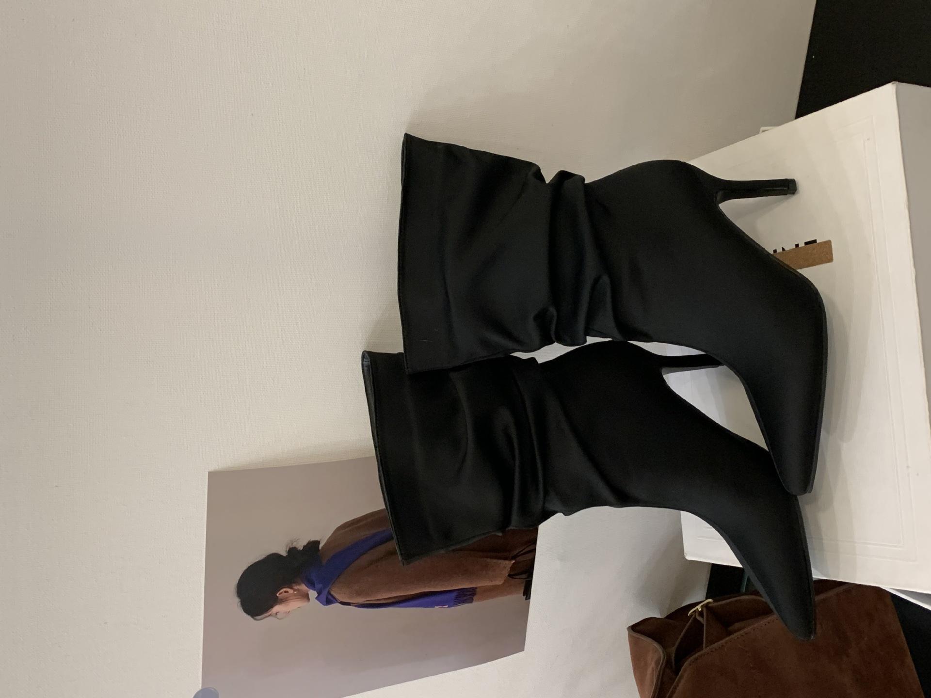 

Остроносые короткие ботинки женские 2025 новые осенне-зимние ботинки плиссированные ботинки-чулки нишевый дизайн тонкие ботинки тонкие каблуки высокие каблуки 39