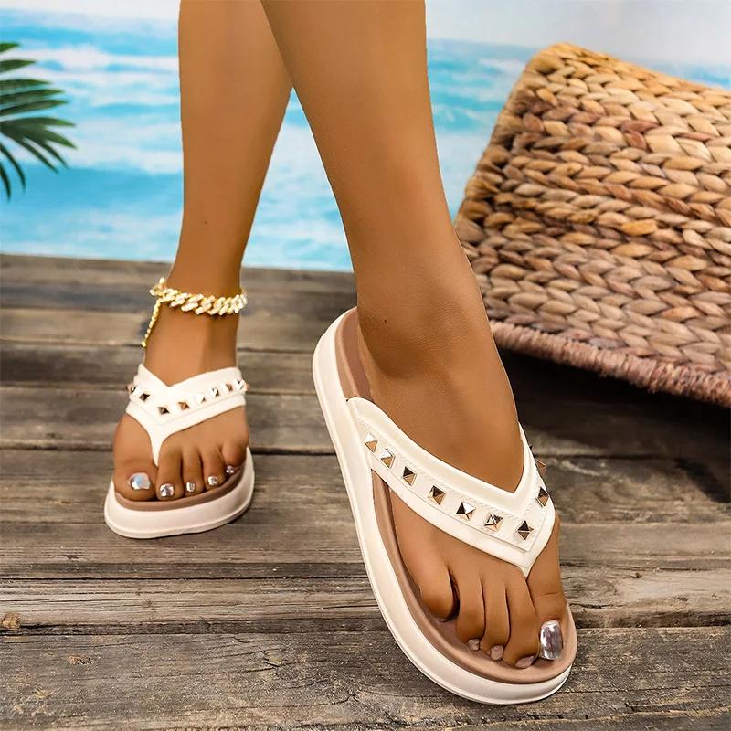 Rivet Thick Sole Sandals for Women Comfort Flat Heels Chunky Platform Slippers Woman 2025 Summer Light Non Slip Flip Flops