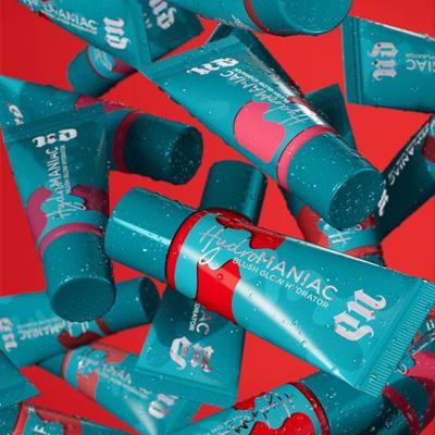 Vyberte si 1 tvářenku Hydromaniac Glow (+ mini bábovka v ceně)