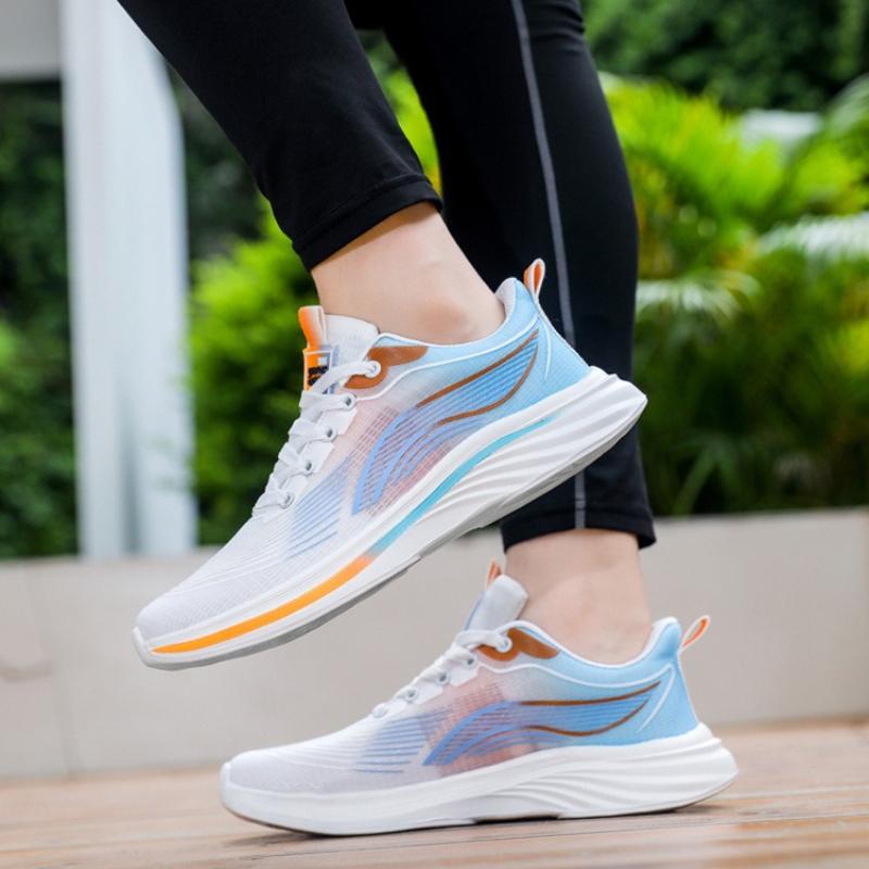 New Men's Shoes Ice Silk Breathable Soft Bottom Lightweight Sports and Leisure Shoes Fashionable and Versatile Running Shoes Adhesive