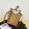 Fashion Handbag 2025 Winter New Retro Bucket Bag Simple Shoulder Bag Niche Design Messenger Bag Women