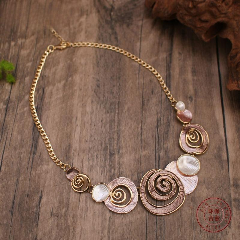 Color Painting Oil Hollow Conch Necklace, Versatile Women's High-end Conch Necklace