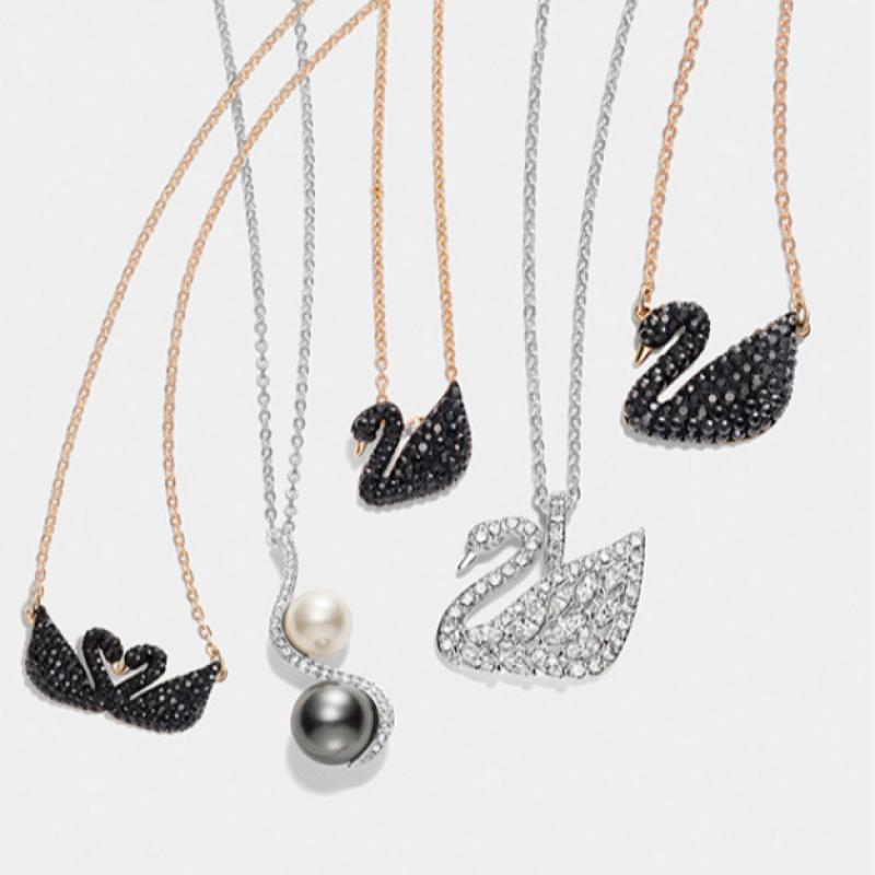 Swarovski [official Product Gift Bag] Rose Gold Black Necklace