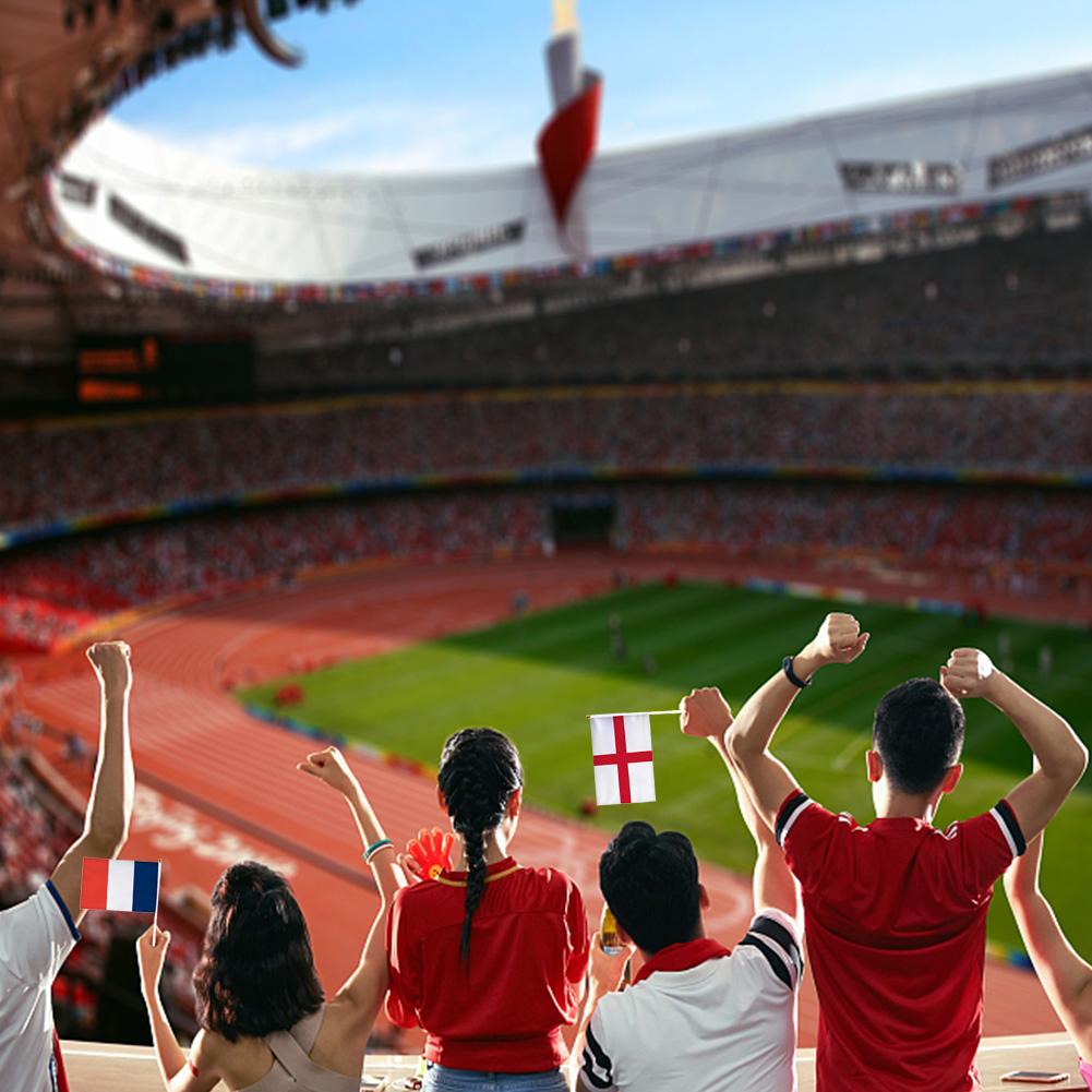 24 Stück Internationale Weltländerflaggen mit Stangen Fußball 2025 Fahnen Stockfahnen für Partydekorationen Bars Sportvereine