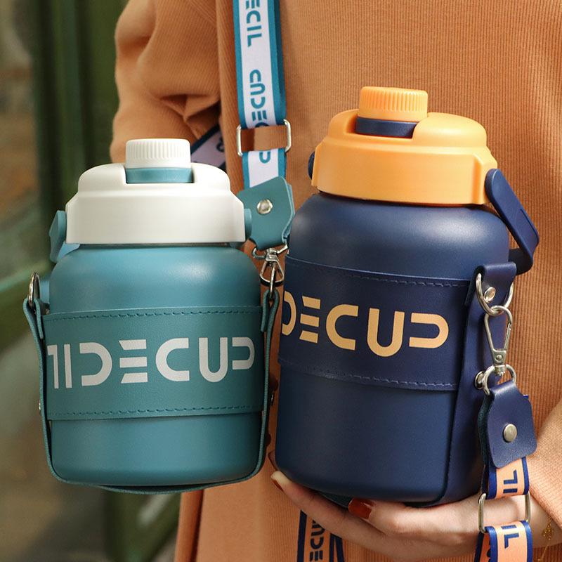 Large Capacity Insulated Crossbody Water Bottle for Girls - Portable, Handheld, with Straw