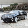 1:24 BMW 5 Series 530i 530LI Alloy Luxy Car Model Diecast Metal Toy Vehicles Car Model Simulation Sound and Light Kids Toys Gift