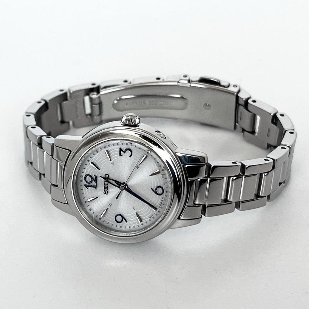 Used [In operation] Polished Seiko SEIKO women's watch radio solar, good condition, white dial s2353