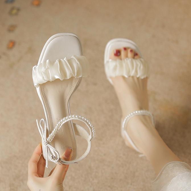 Женские босоножки на массивном каблуке. Летние босоножки на высоком каблуке — фото 6