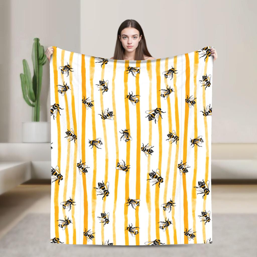 Bee in honeycomb and flowers Flannel Blankets  Soft Throw Blanket for Bedroom Camping Street Trend Bedspread Sofa Bed Cover