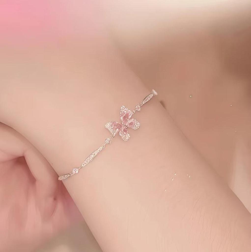 Korean Style Zircon Butterfly Pendant Bracelet: Elegant Light Luxury Hand Jewelry for Women