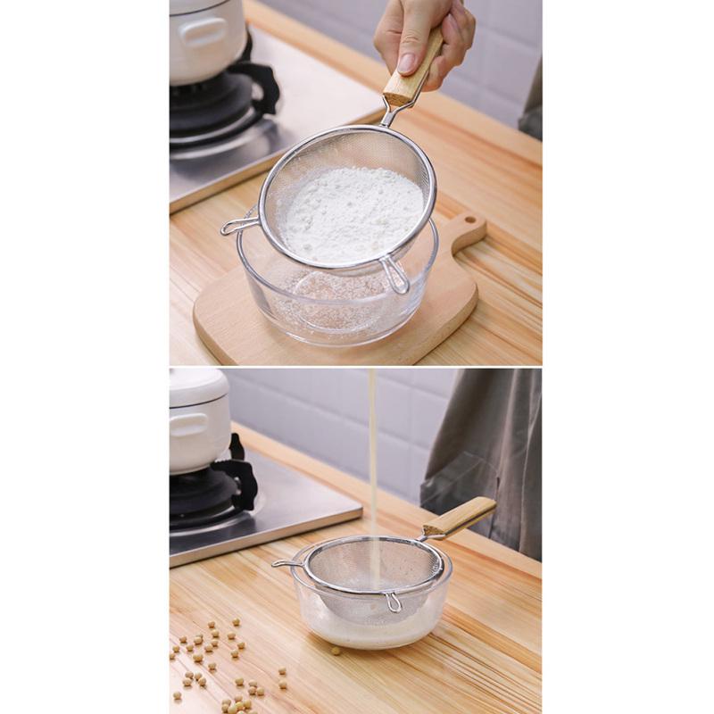 Großes Filtersieb aus Edelstahl mit Holzgriff, frittierte Schaufel für das Kochen zu Hause in der Küche