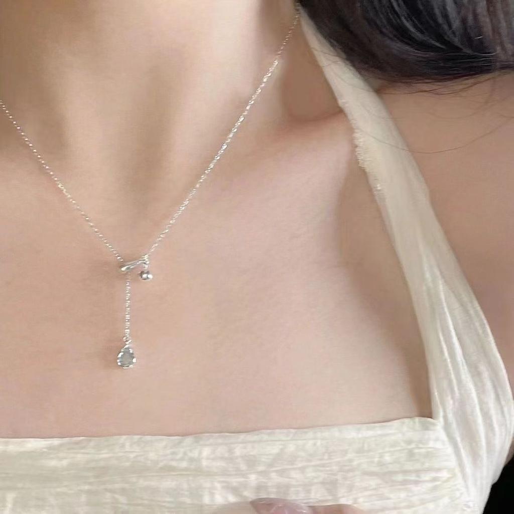 Blue Water Drop Fringed Necklace Women's New Cold Titanium Steel Non-fading Collarbone Chain Jewelry