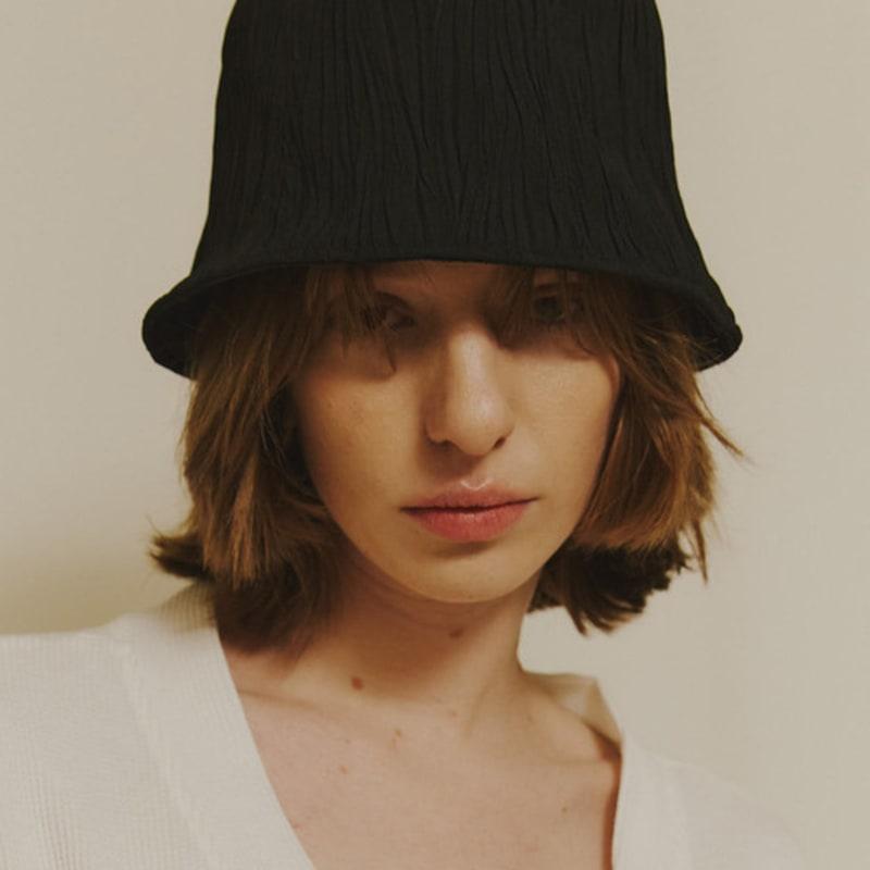 Poesiedame [The Shelter] Pleats Bucket Hat In Black