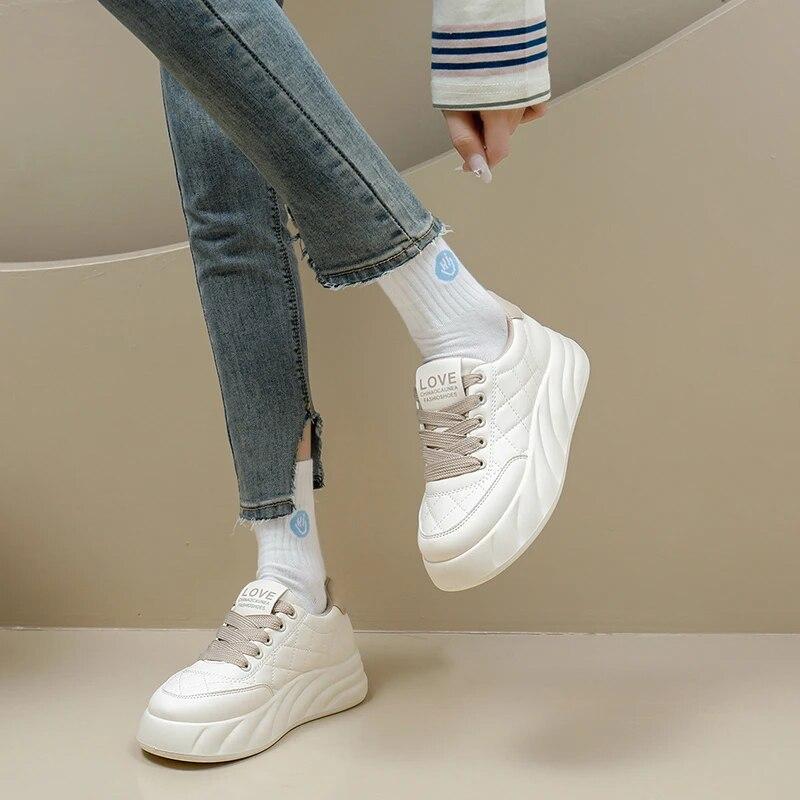 Women's White Walking Casual Sneakers Comfortable Female Students Elevator Comprehensive Sports Leather Shoes Breathable