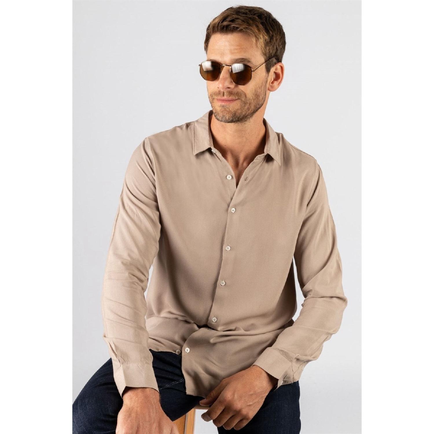 

Однотонная мужская рубашка из вискозы Slim Fit XS чистый