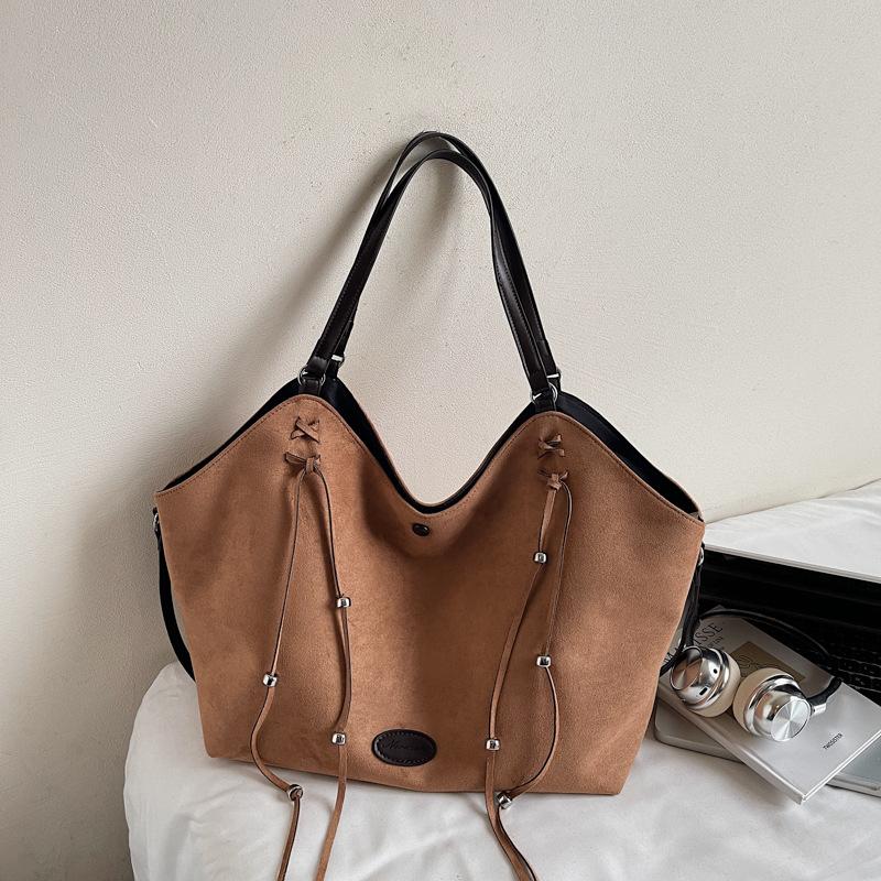 Retro Unterarmtasche mit großem Fassungsvermögen, Damentasche 2025 neue Pendler-Tragetasche, einfache Wildleder-Schultertasche